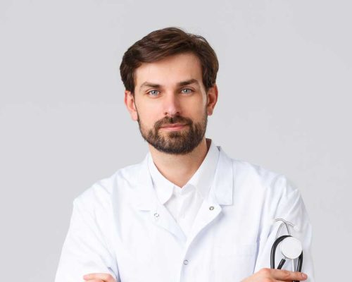 hospital-healthcare-workers-covid-19-treatment-con-M2ASHZ6.jpg